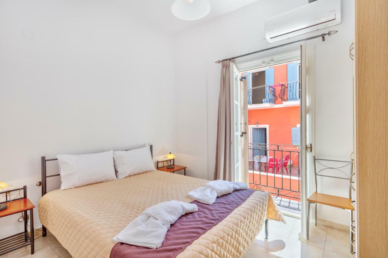 Ethrionplus Two Rooms Apartments Balconies 100 M From The Port Ermúpoli Kültér fotó