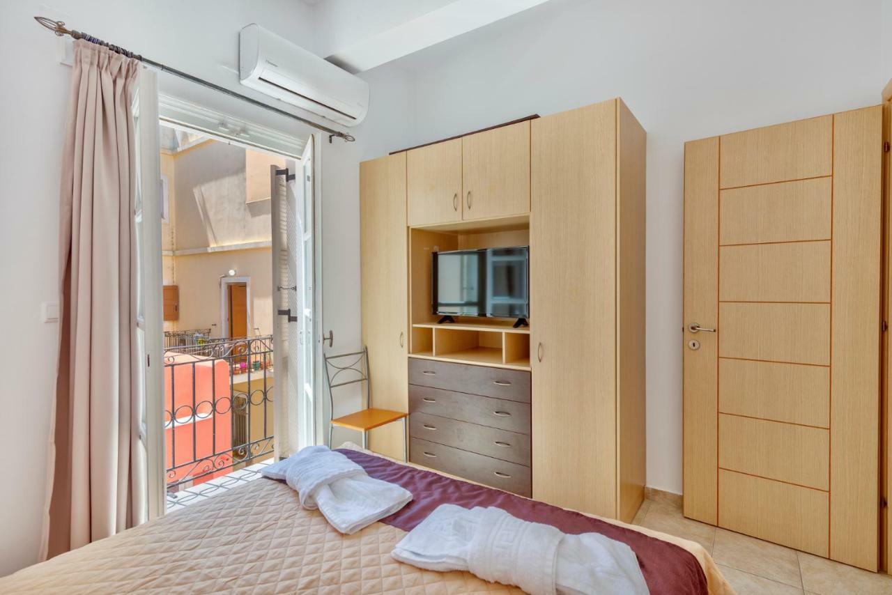 Ethrionplus Two Rooms Apartments Balconies 100 M From The Port Ermúpoli Kültér fotó